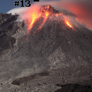Couverture du numéro 13 de kīpuka : le dôme de lave incandescent de Soufrière Hills.